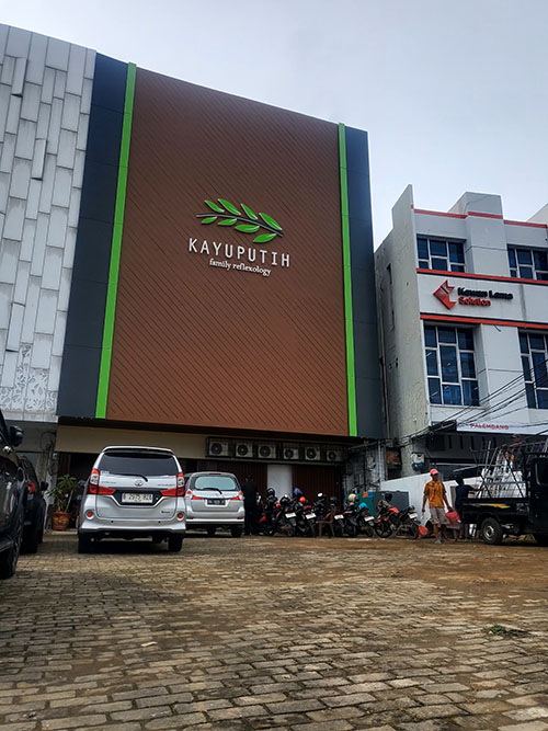 Outlet Franchise Kayuputih Family Reflexology Cabang Palembang